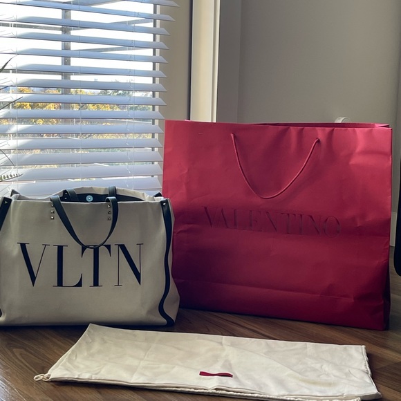 Valentino Canvas Tote. - Picture 5 of 12